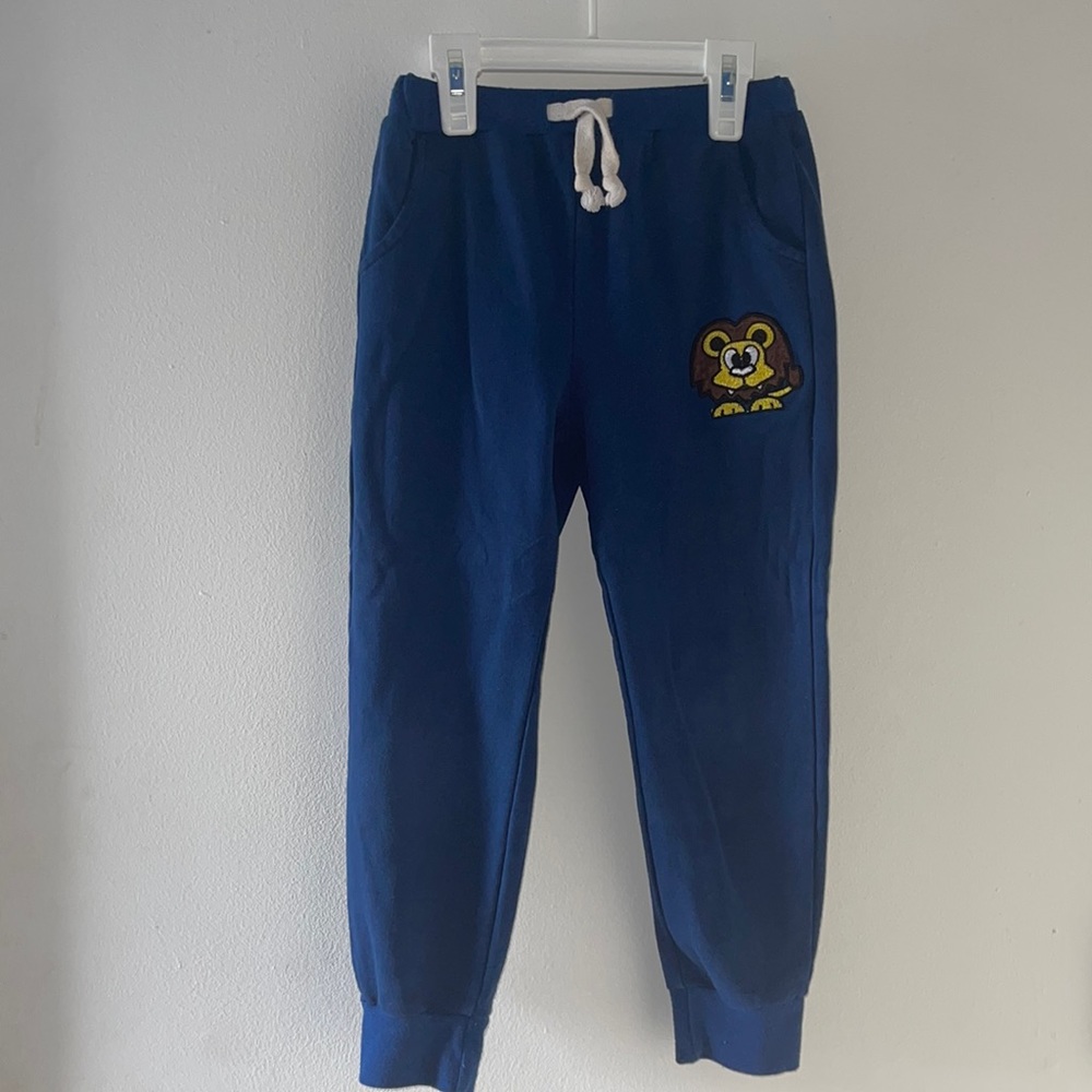 Boys navy blue sweatpants (size: 6)